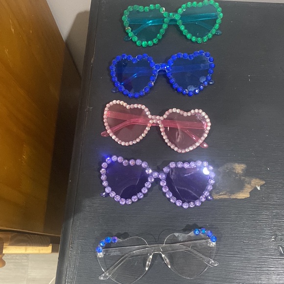 Heart shaped sunglasses - Picture 6 of 7